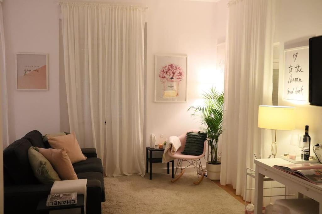 Apartment Center Lovely