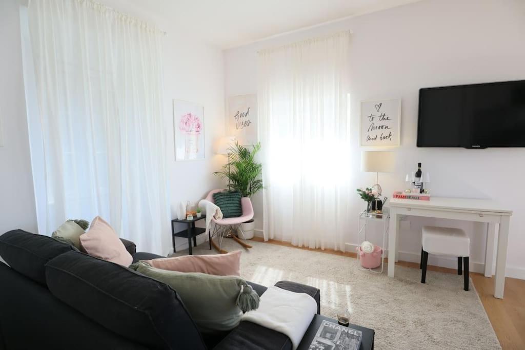 Apartment Center Lovely *